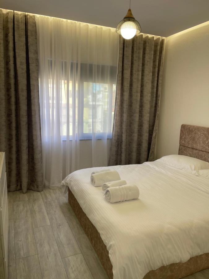 Lacasa-21 Dhjetori Tirana Bagian luar foto